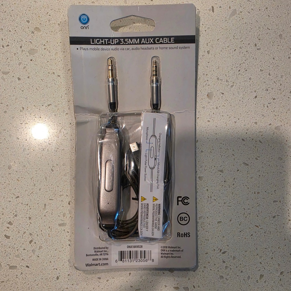 onn Light-Up 3.5mm Aux Cable 4ft Blue LED Pulse to Music ONA18AV028
